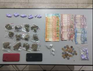 Mulher é presa por tráfico e homem é conduzido por porte de drogas no Centro de Colômbia