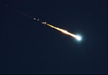 Clarão no céu causado por suposto meteoro aterroriza moradores de Colômbia. - Foto: Portal NC