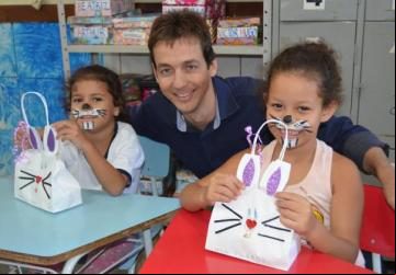 Prefeito entrega ovos de Páscoa para alunos e professores da rede municipal de ensino - Foto: 