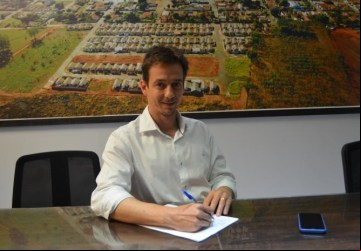 Prefeito Endrigo Bertin anuncia reajuste salarial para servidores e professores - Foto: Portal NC