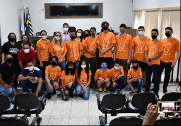Estudantes recebem homenagem por desempenho na Obmep e projeto de Animação - Foto: Portal NC