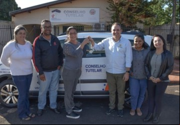 Conselho Tutelar recebe veículo próprio da prefeitura - Foto: Julio Tuliano 