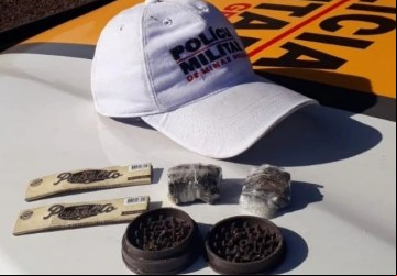 Homem é preso pela Polícia Rodoviária dirigindo sob efeito de drogas - Foto: PMRv